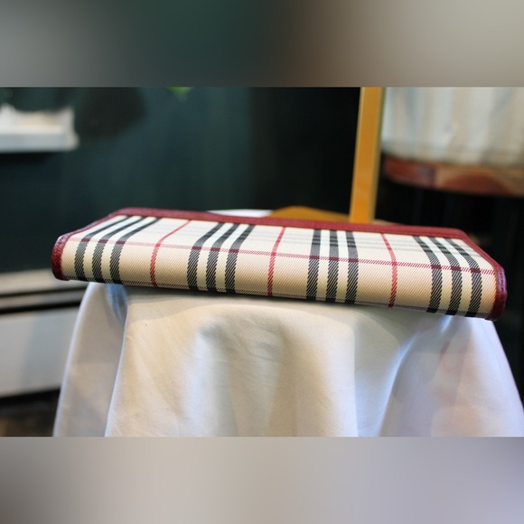 Burberry Check Continental Wallet - Picture 6 of 12